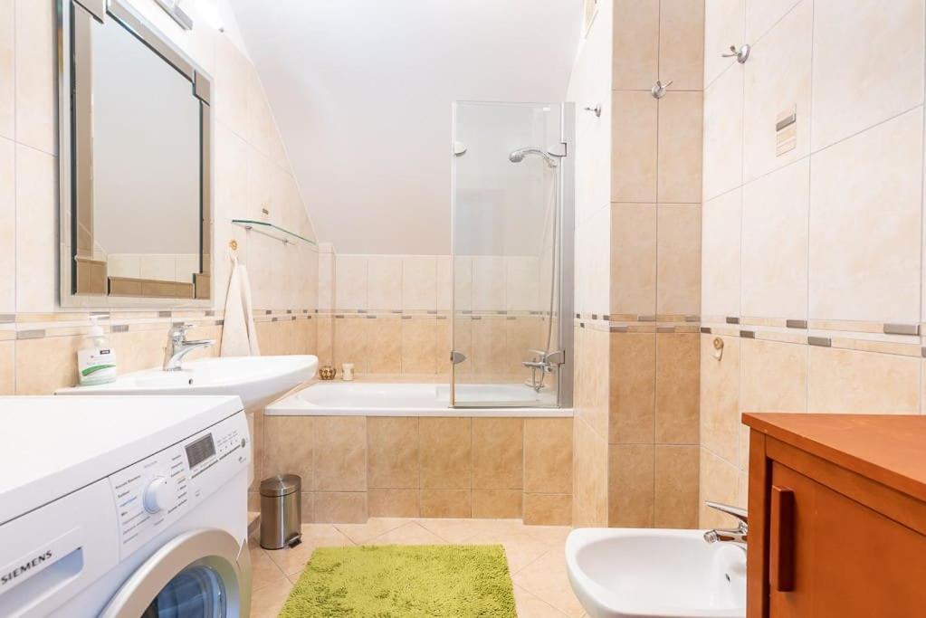 Apartment In The Heart Of 그단스크 외부 사진